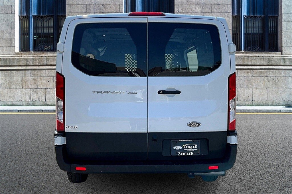 2023 Ford Transit Cargo Van photo 4