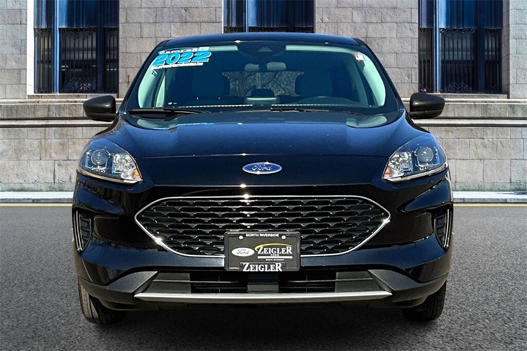 2022 Ford Escape SE photo 3