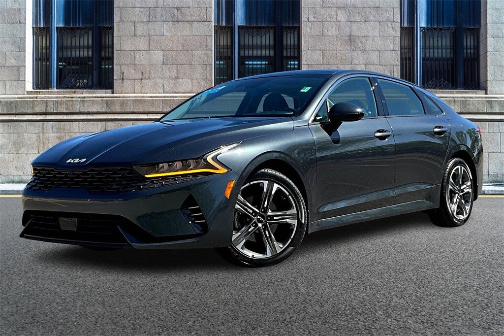 2022 Kia K5 EX photo 2