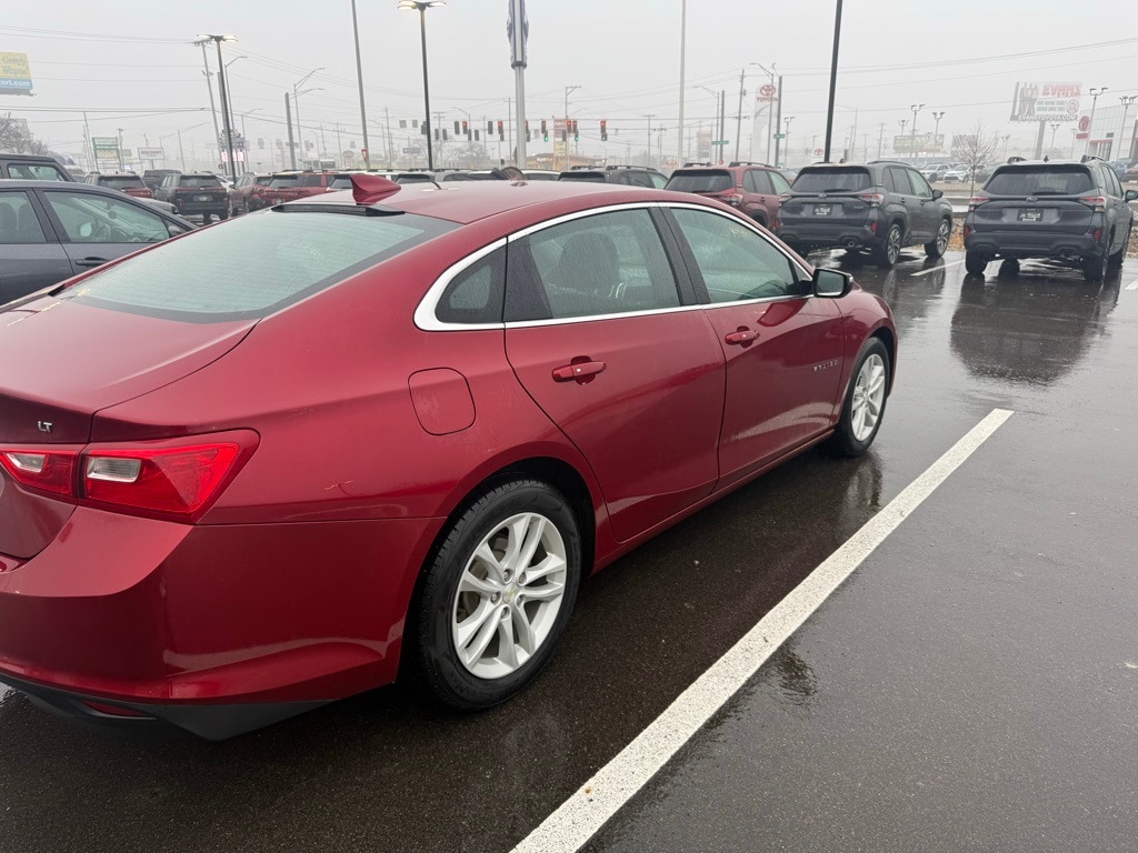 2017 CHEVROLET MALIBU - Image 4