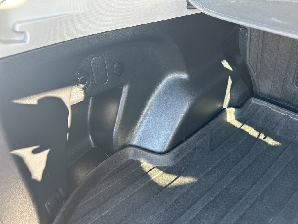 2015 SUBARU FORESTER - Image 30