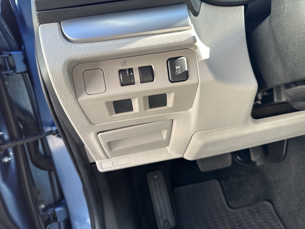 2015 SUBARU FORESTER - Image 11