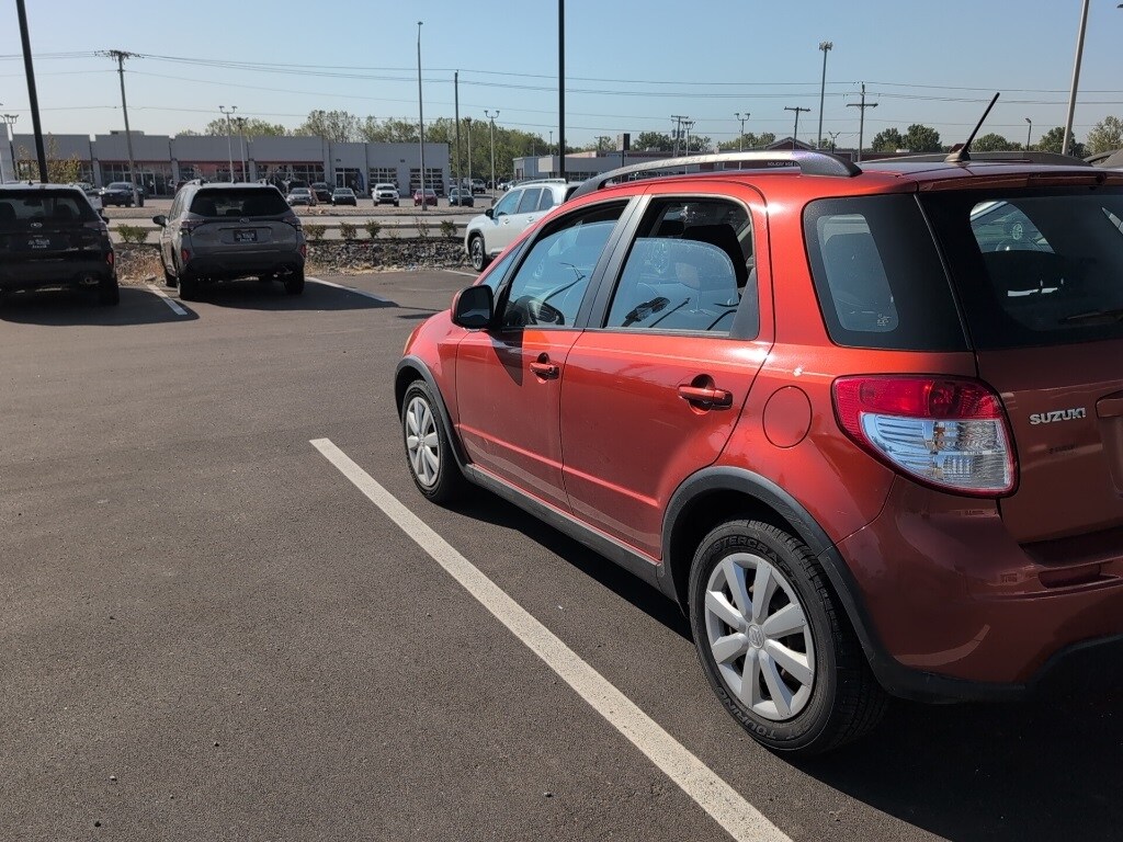 2011 Suzuki SX4 photo 4