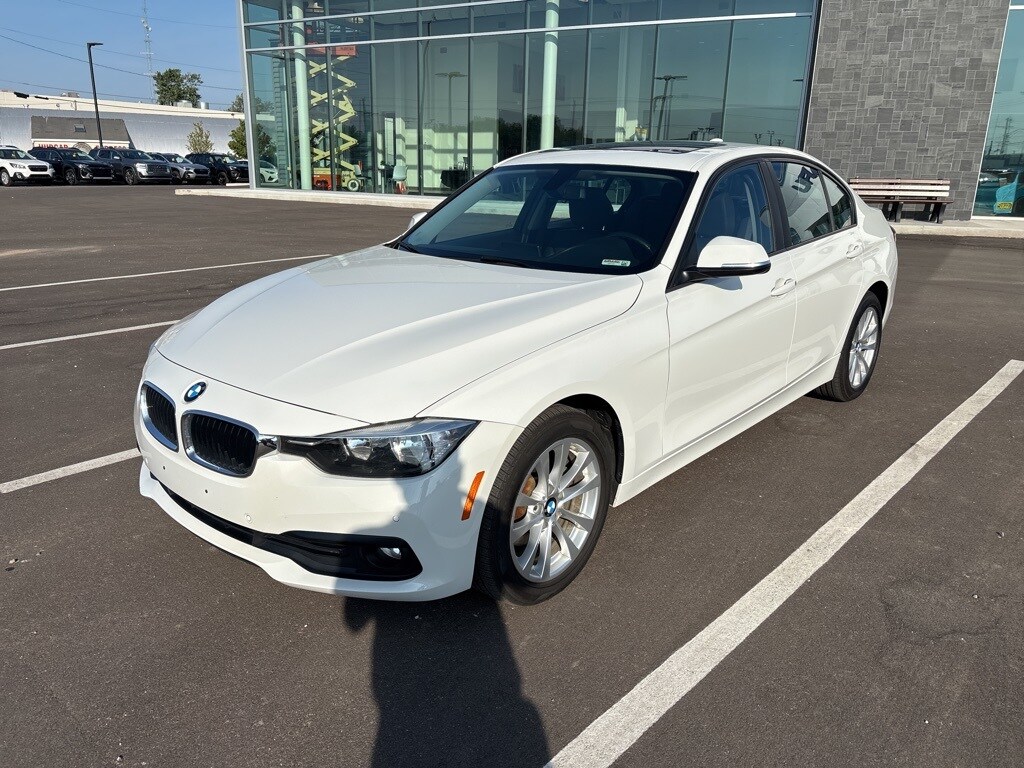 2017 Bmw 320i xDrive SA photo 2