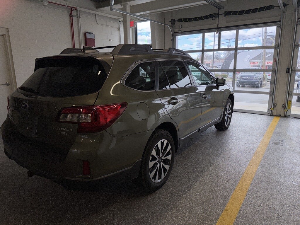 2017 Subaru Outback 3.6R photo 3