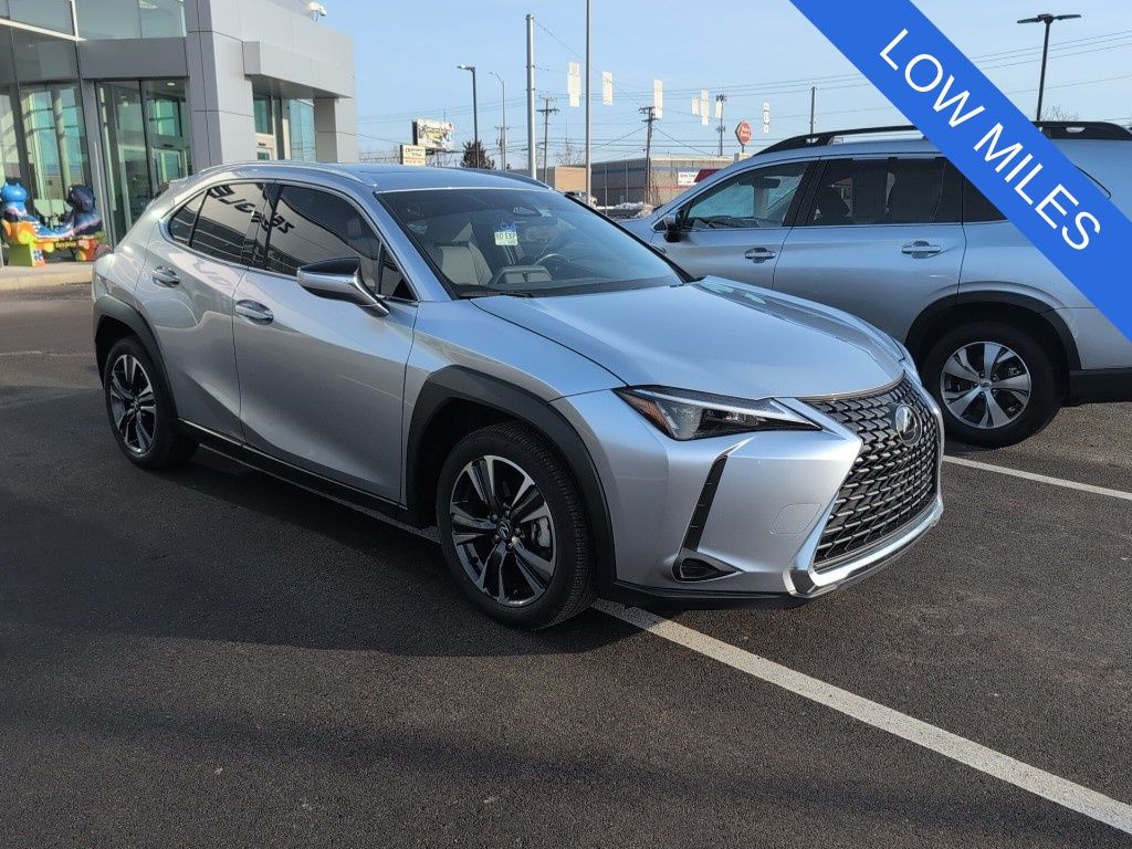 2025 LEXUS UX - Image 1