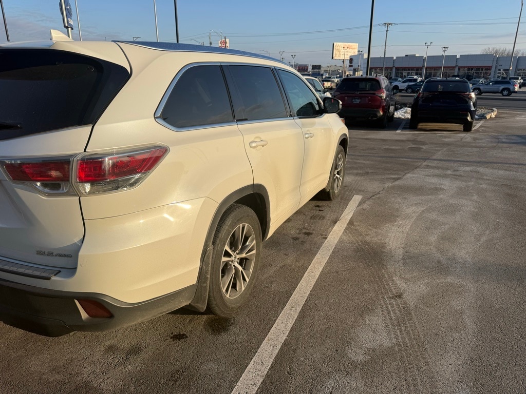 2016 TOYOTA HIGHLANDER - Image 2