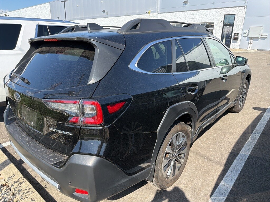 2023 Subaru Outback Limited photo 2