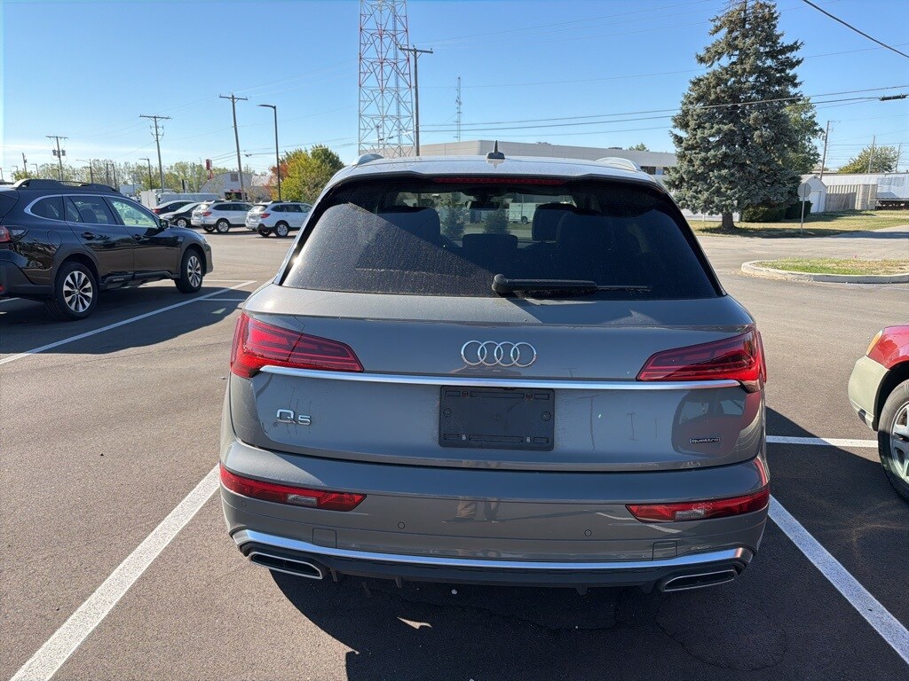2023 Audi Q5 45 S line Premium photo 3