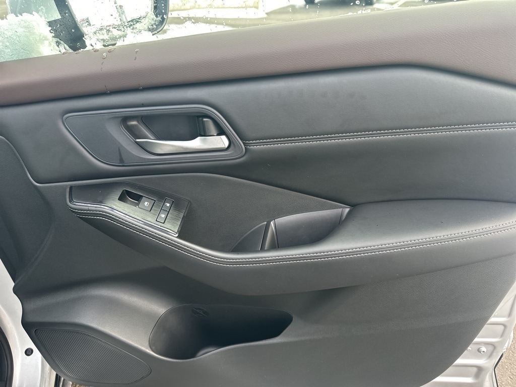 2023 NISSAN ROGUE - Image 8