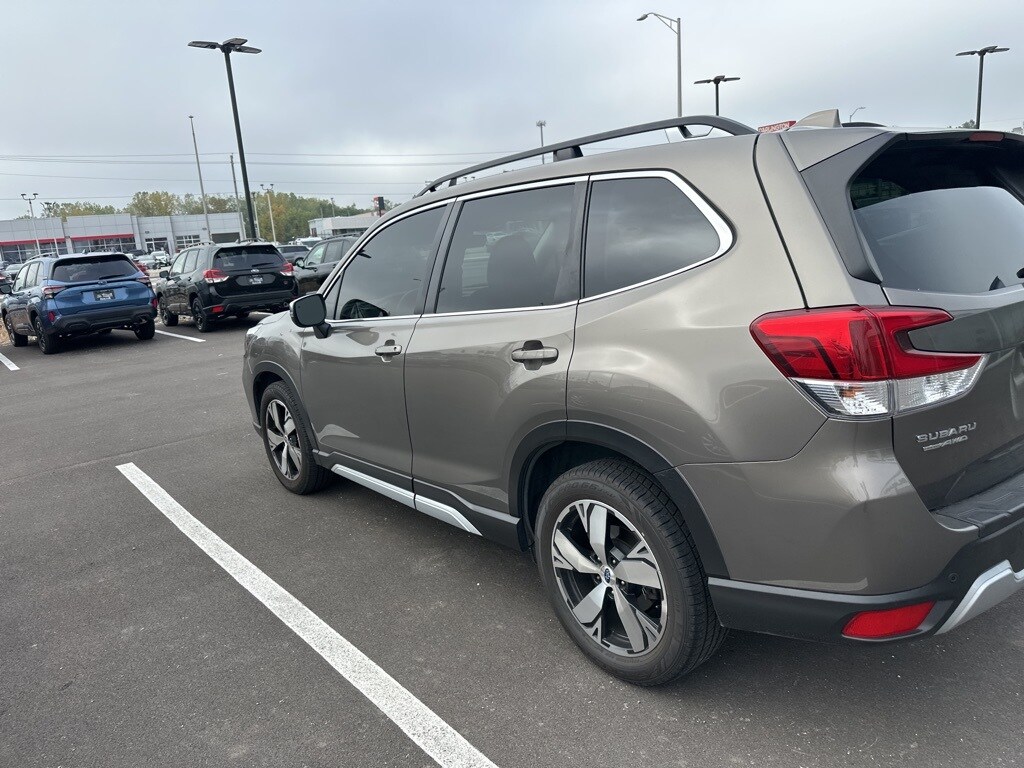 2020 Subaru Forester Touring photo 3