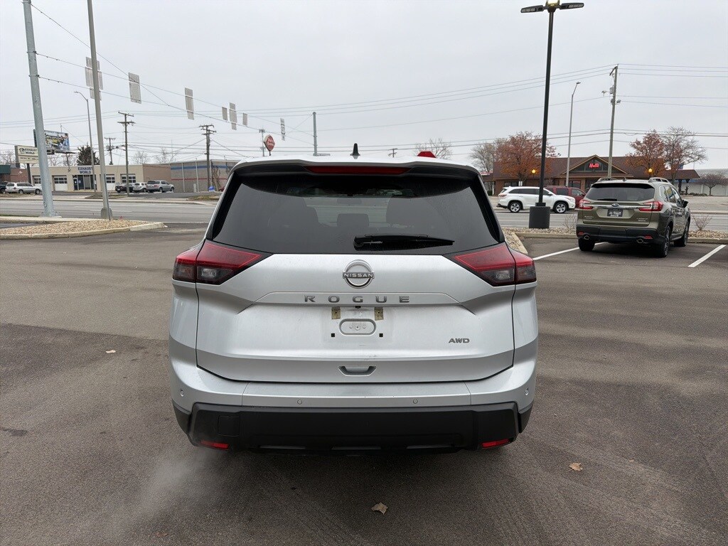 2024 Nissan Rogue S photo 4