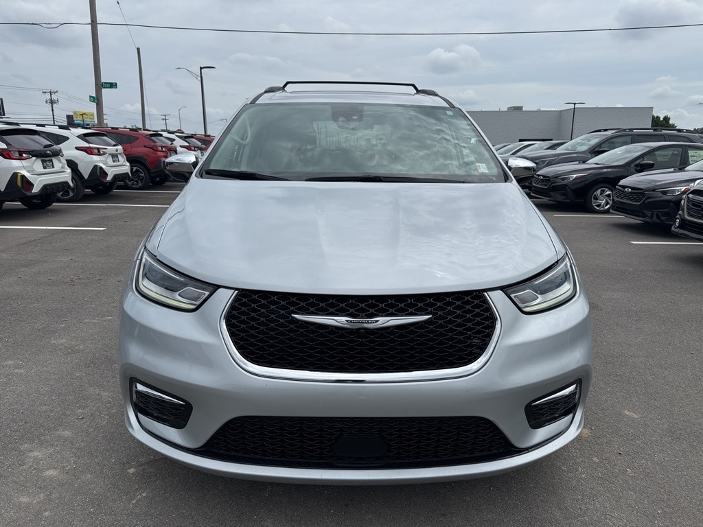 Used 2023 Chrysler Pacifica Limited with VIN 2C4RC1GG6PR560600 for sale in Fort Wayne, IN