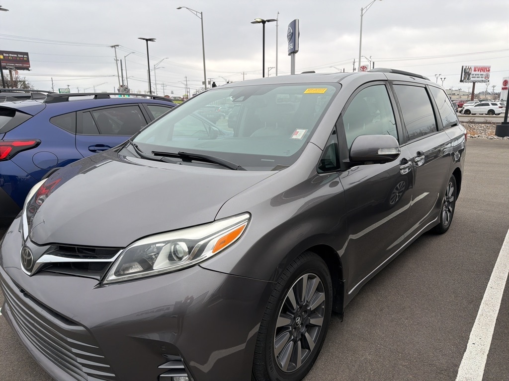 2020 TOYOTA SIENNA - Image 4