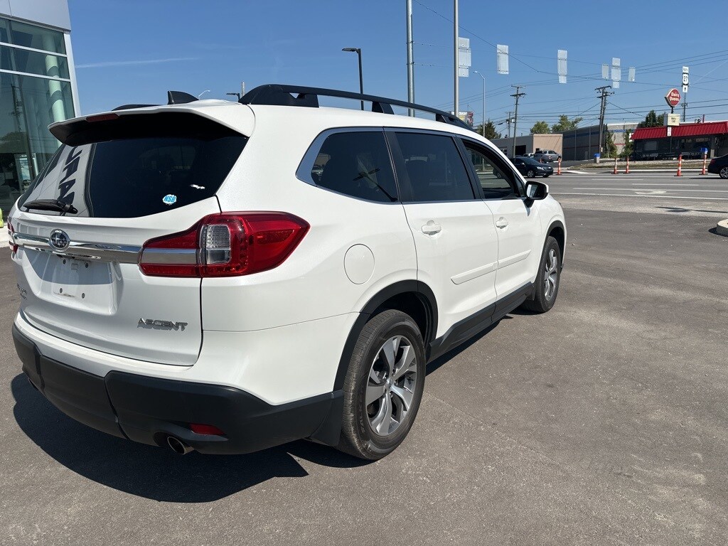 2022 Subaru Ascent Premium photo 2