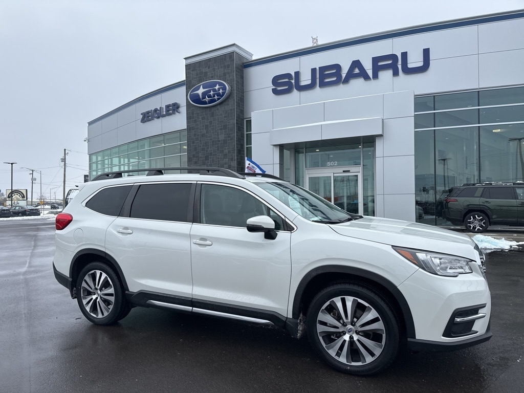 2022 Subaru Ascent Limited's photo