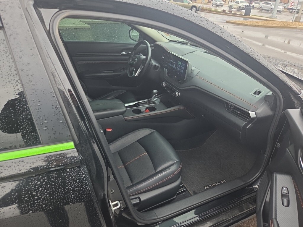 2019 Nissan Altima 2.5 SR photo 4