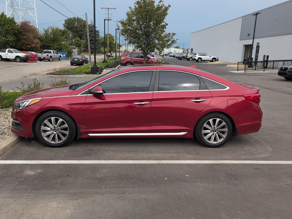2017 Hyundai Sonata Sport photo 2