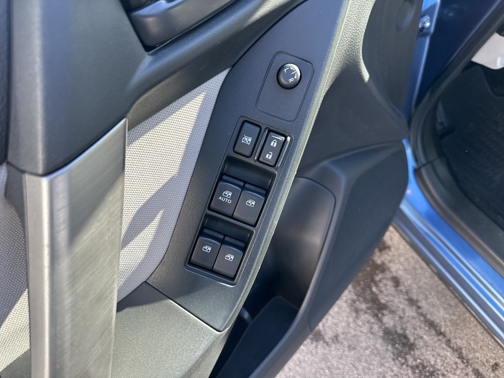 2015 SUBARU FORESTER - Image 10