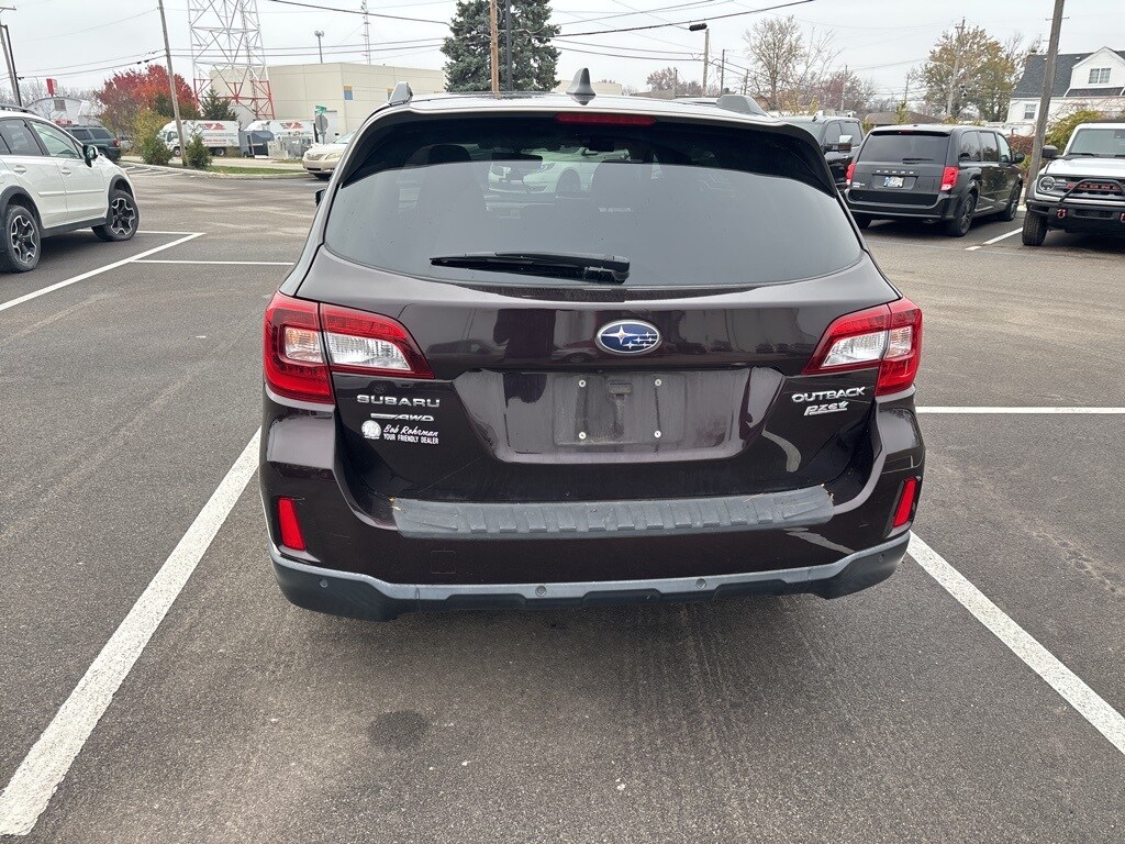 2017 Subaru Outback 2.5i Touring photo 4
