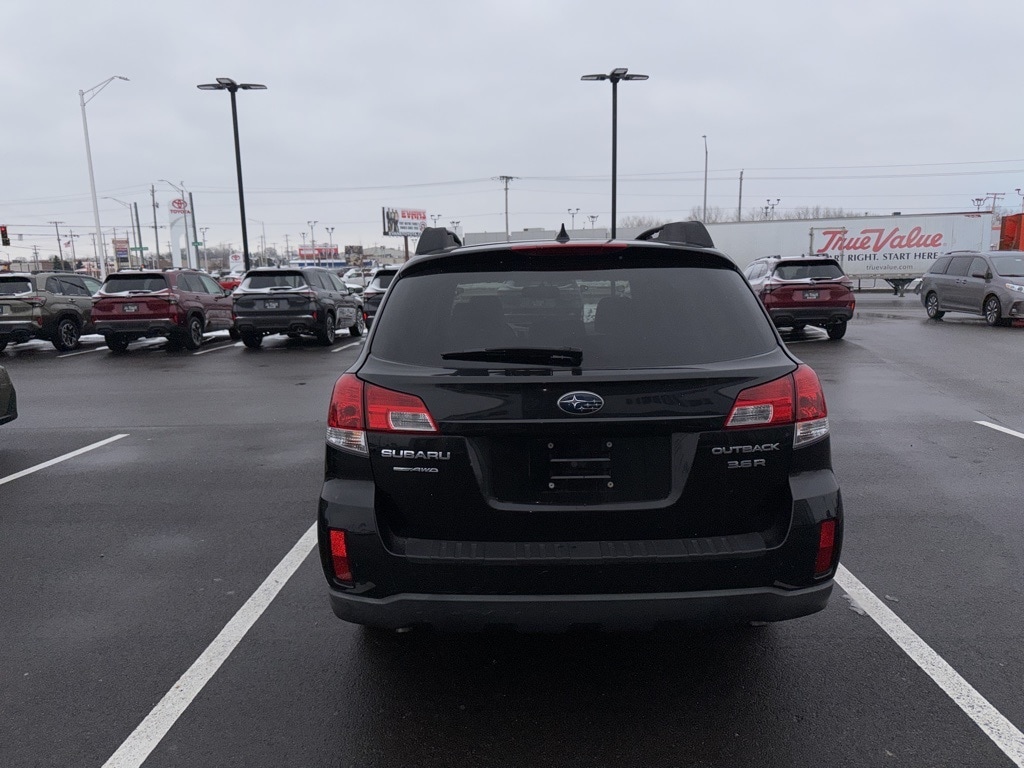 2011 SUBARU OUTBACK - Image 4