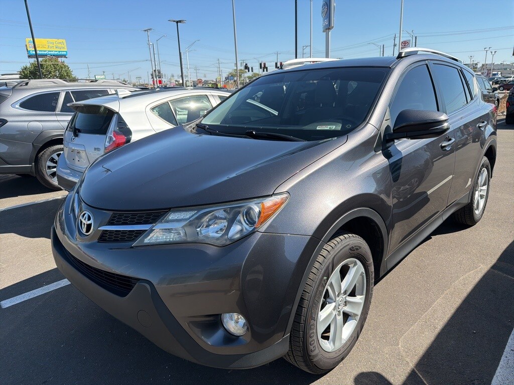 2013 Toyota RAV4 XLE photo 4