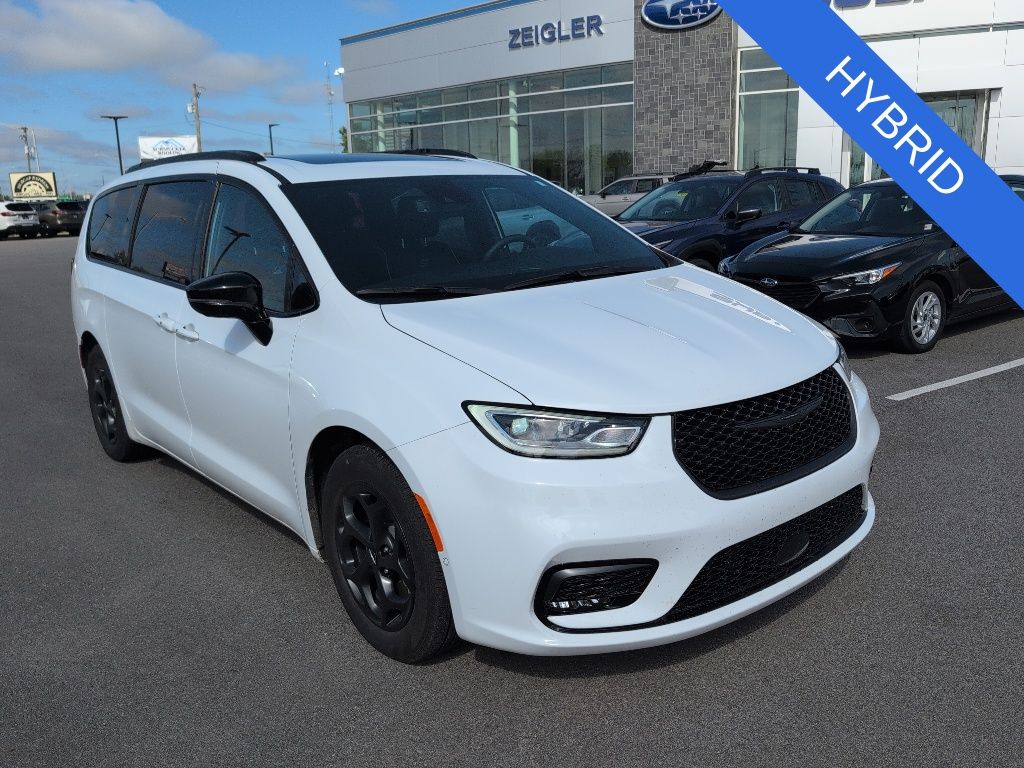 2024 Chrysler Pacifica PHEV