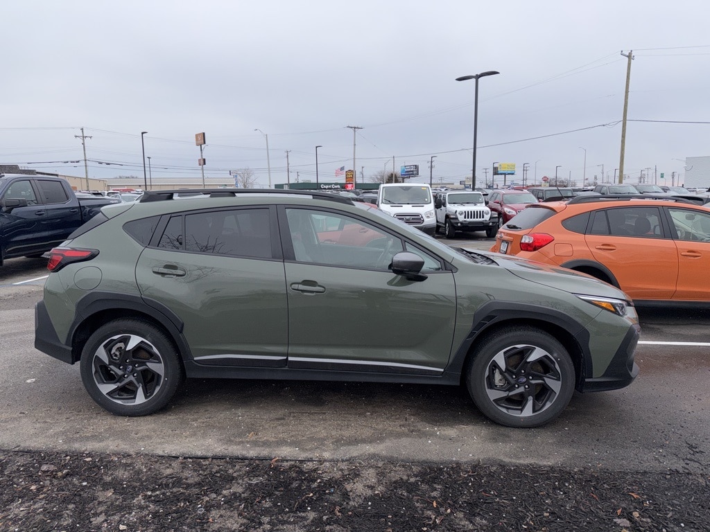 2025 SUBARU CROSSTREK - Image 2