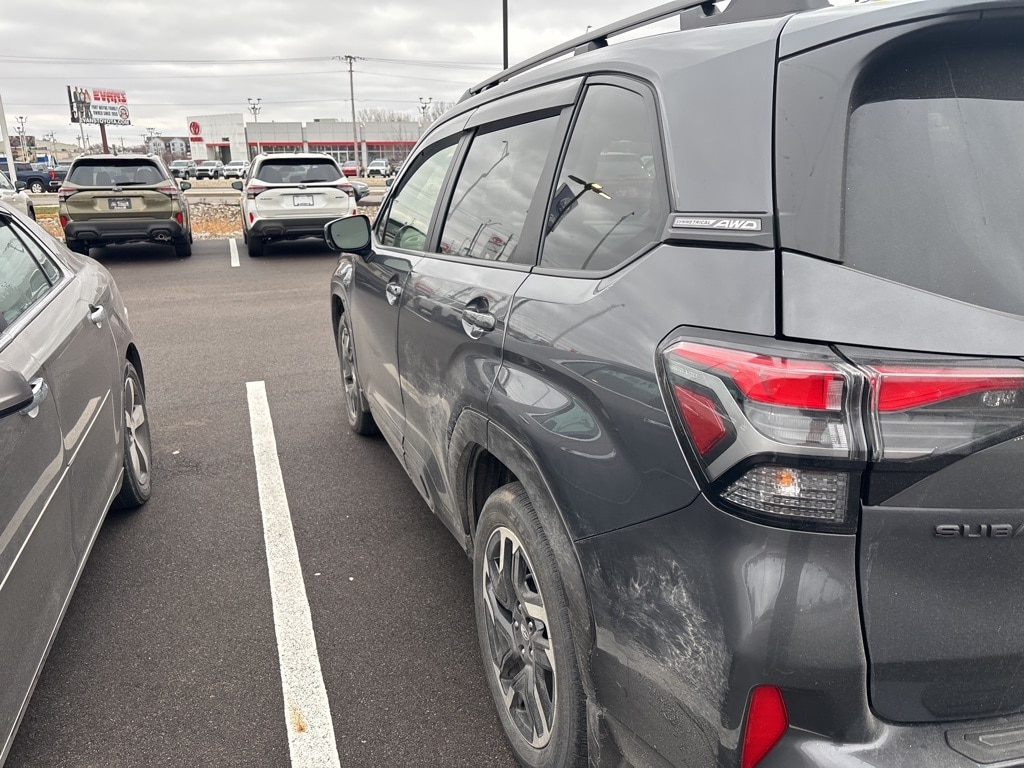 2025 SUBARU FORESTER - Image 3