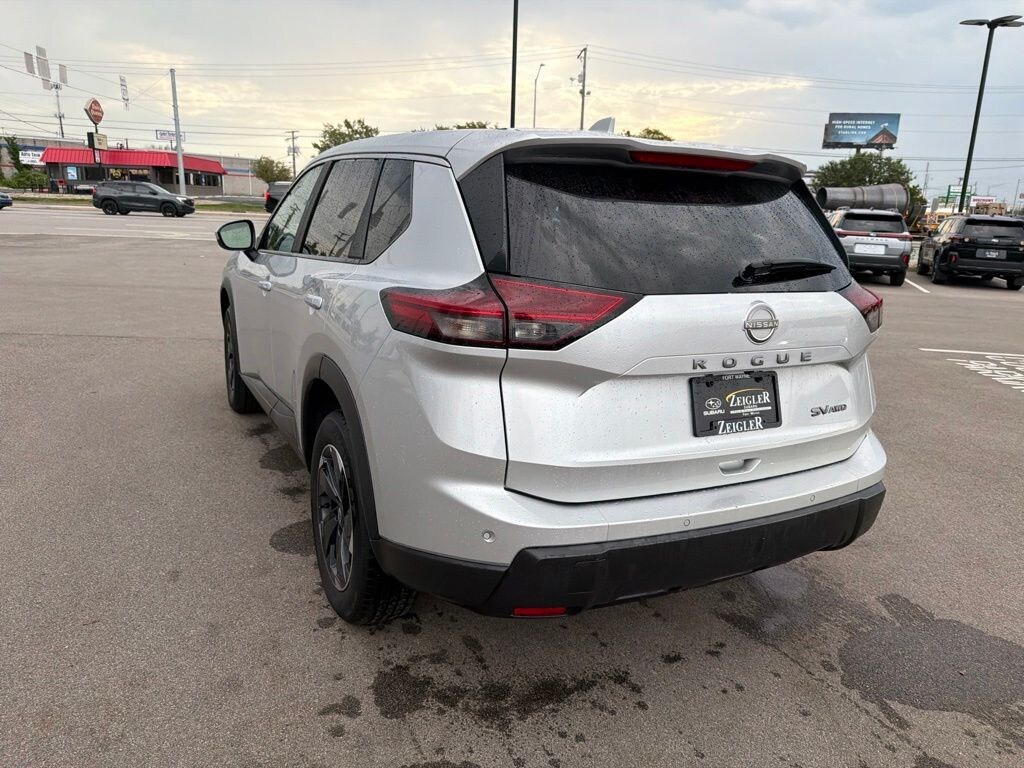 Used 2024 Nissan Rogue SV SUV