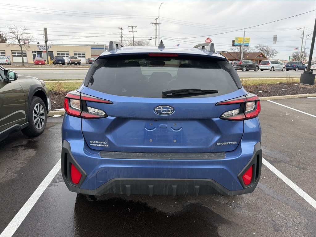 2025 SUBARU CROSSTREK - Image 4