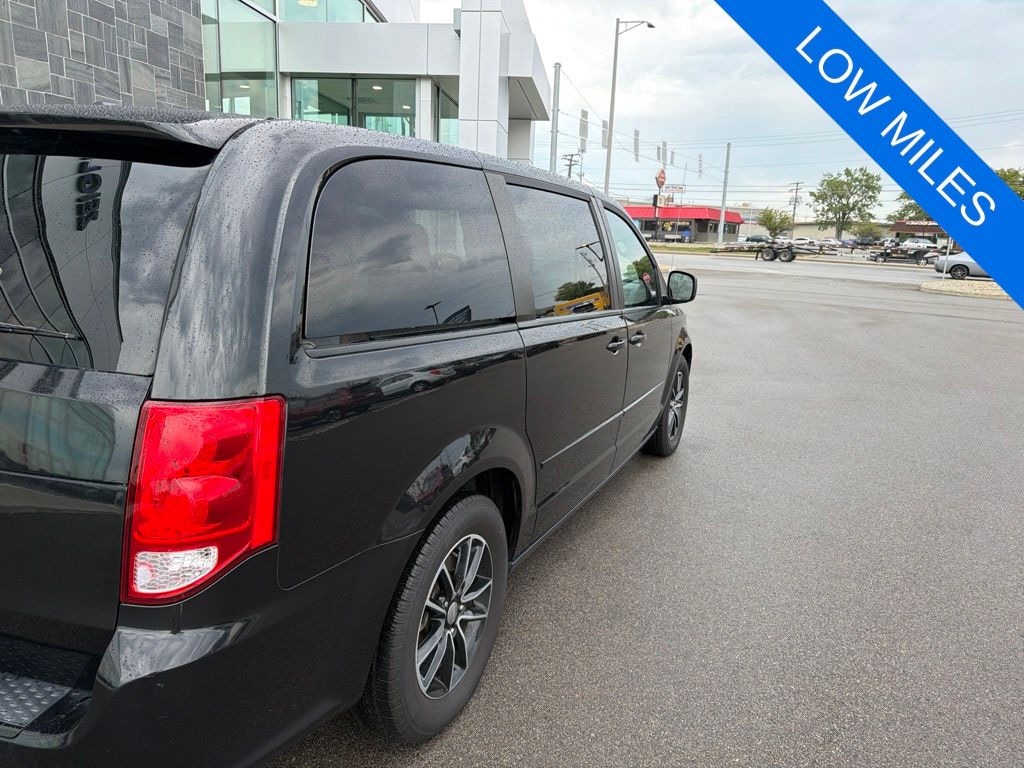 Used 2016 Dodge Grand Caravan SXT Minivan/Van