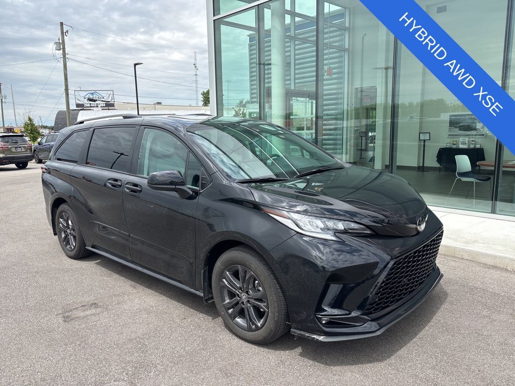 2026 Toyota Sienna XSE 7-Passenger Hybrid AWD's photo