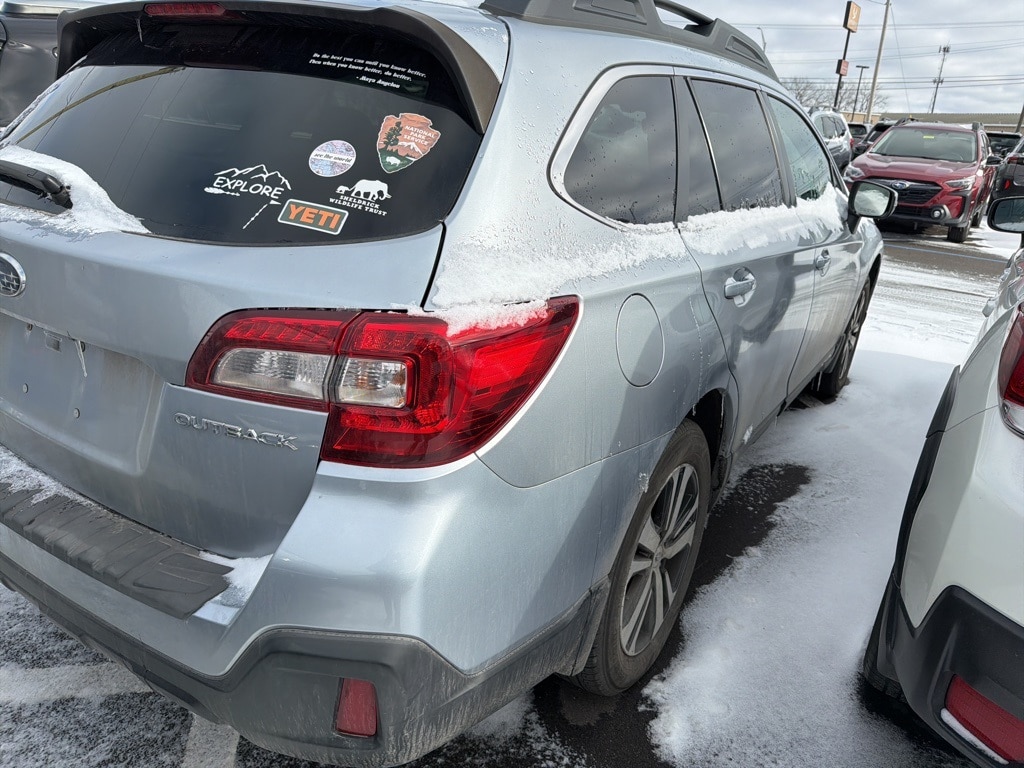 2019 SUBARU OUTBACK - Image 2