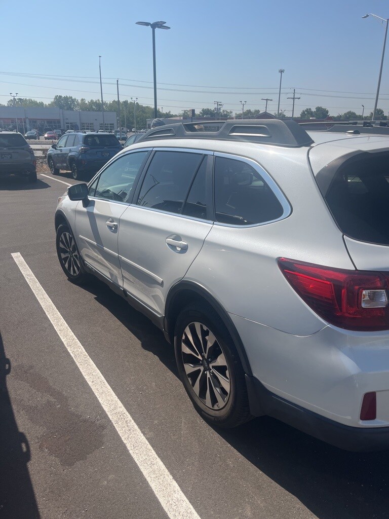 2015 Subaru Outback 2.5i photo 3