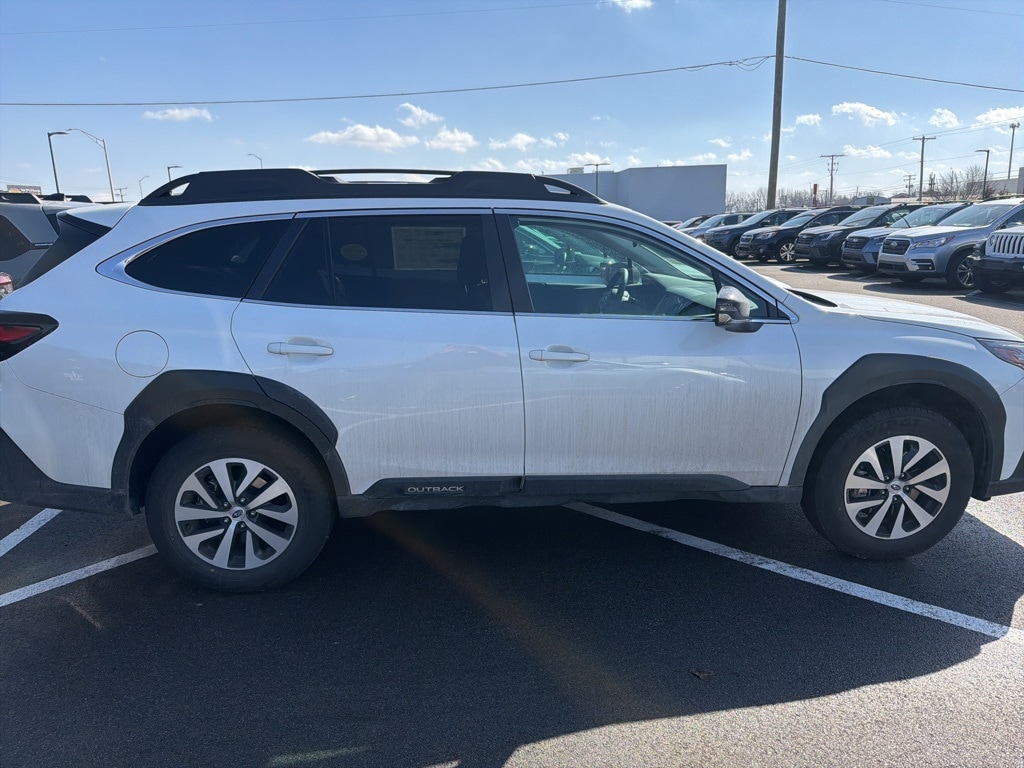 2025 SUBARU OUTBACK - Image 2