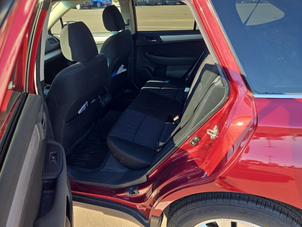 2019 Subaru Outback 2.5i Premium photo 2