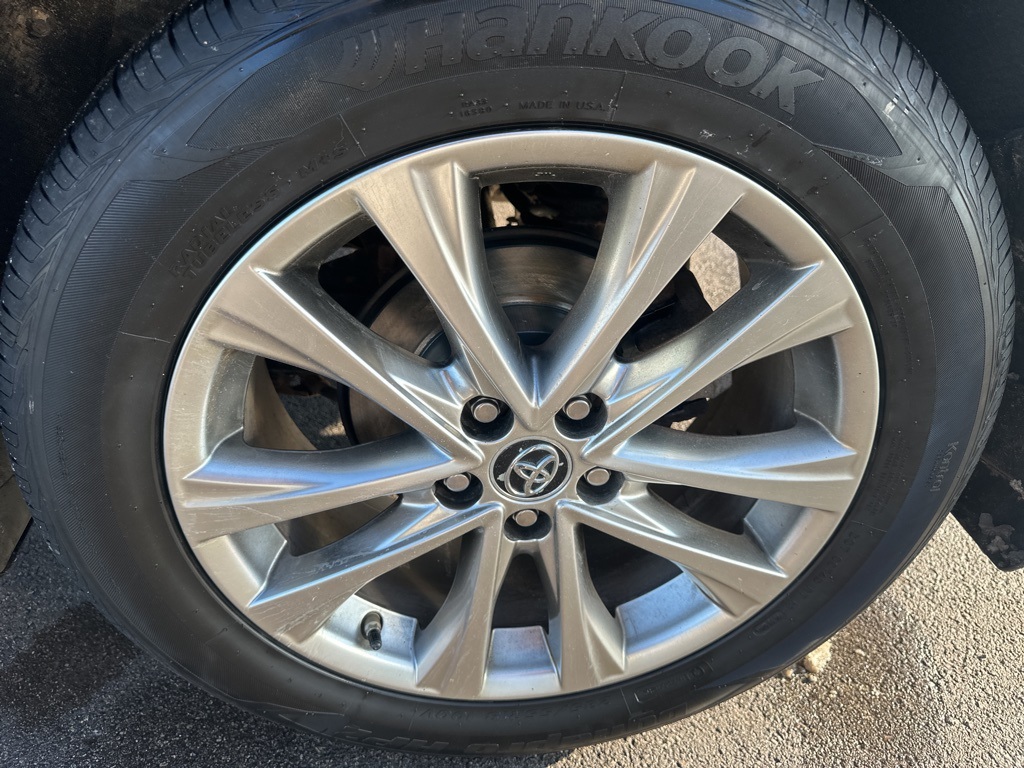 2018 TOYOTA RAV4 - Image 32