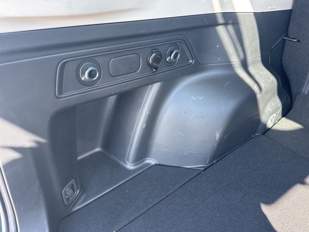 2023 SUBARU FORESTER - Image 27