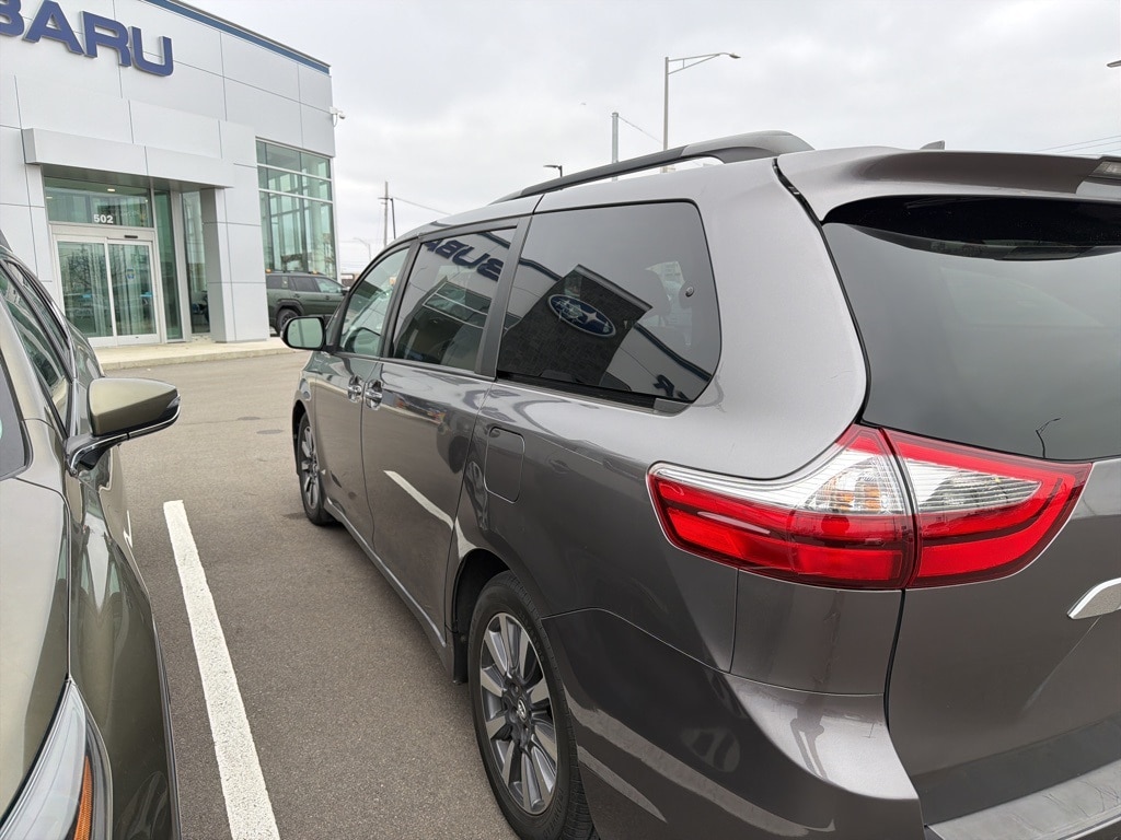 2020 TOYOTA SIENNA - Image 3