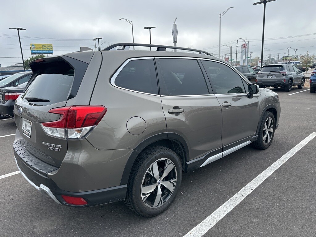 2020 Subaru Forester Touring photo 2
