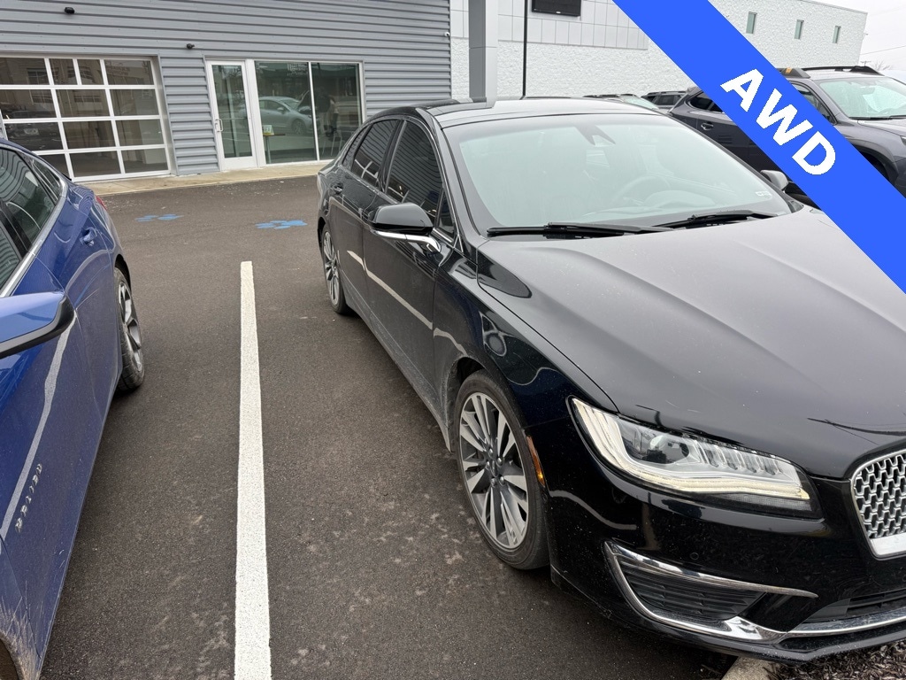 2017 LINCOLN MKZ - Image 1