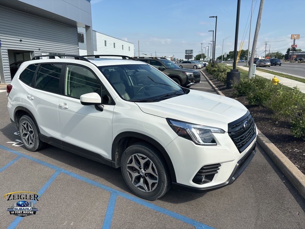 2022 Subaru Forester Premium's photo