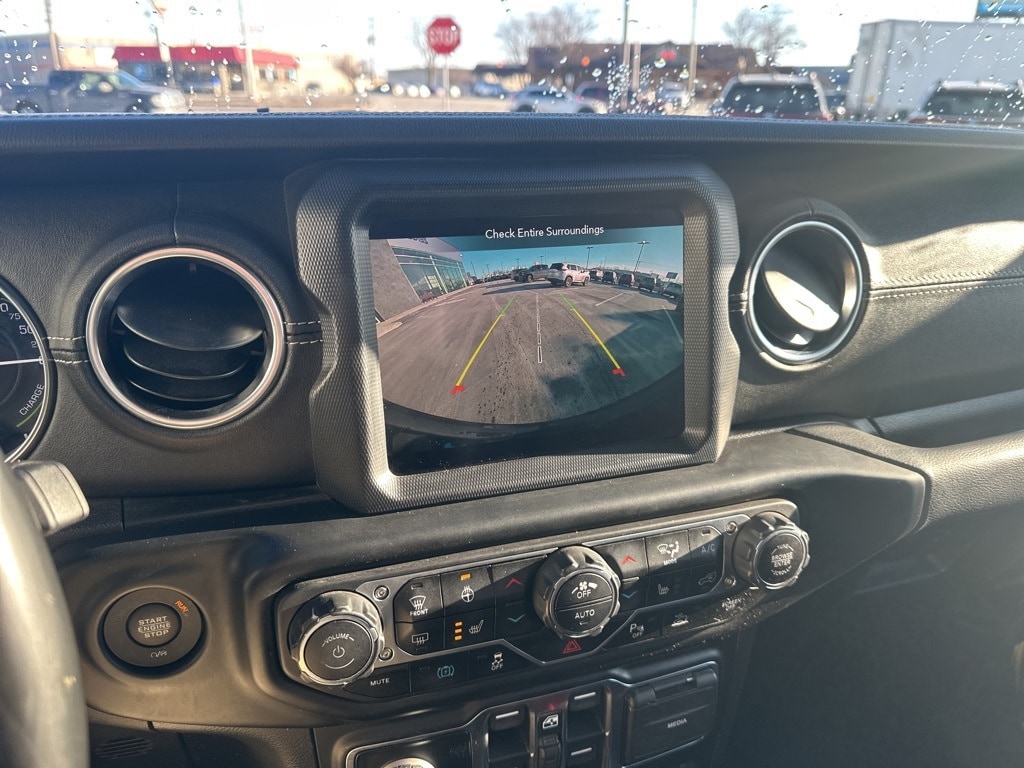 2022 JEEP WRANGLER - Image 17