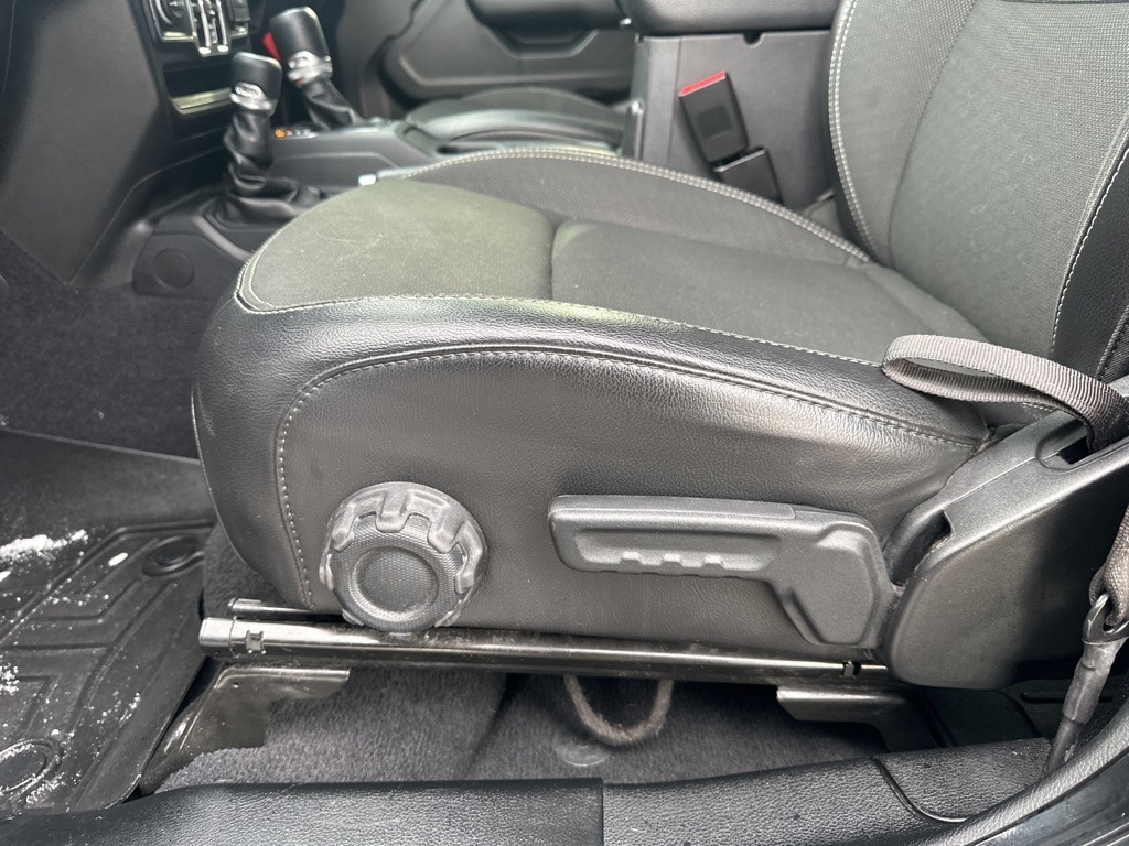 2020 JEEP WRANGLER - Image 12