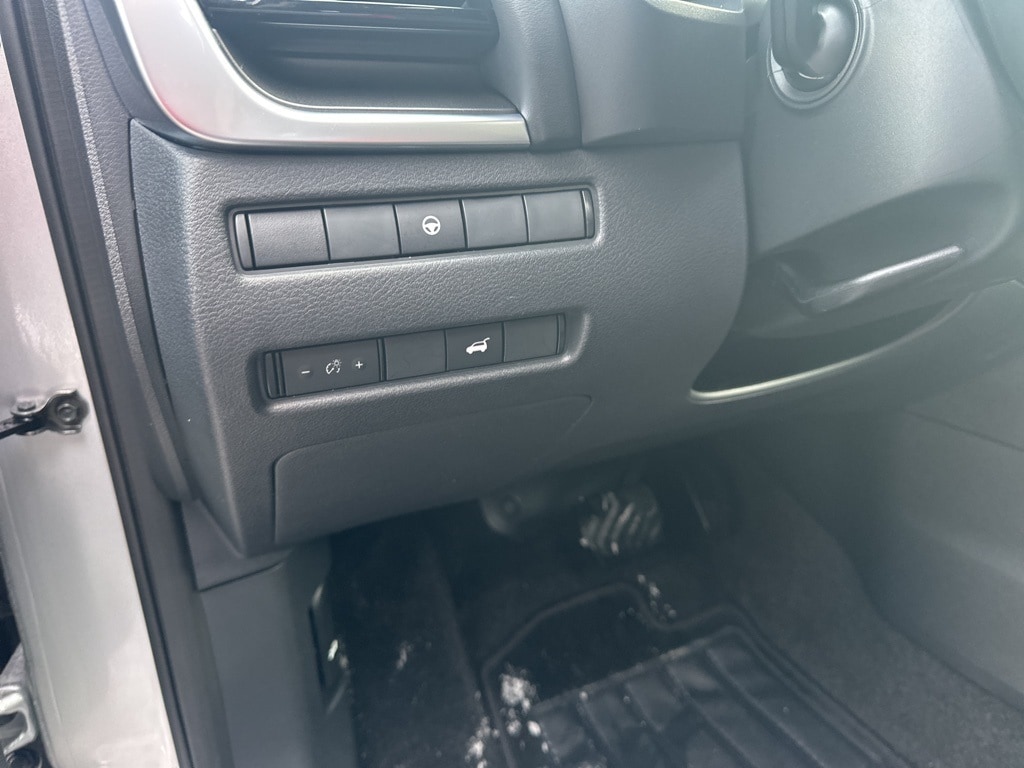 2023 NISSAN ROGUE - Image 10