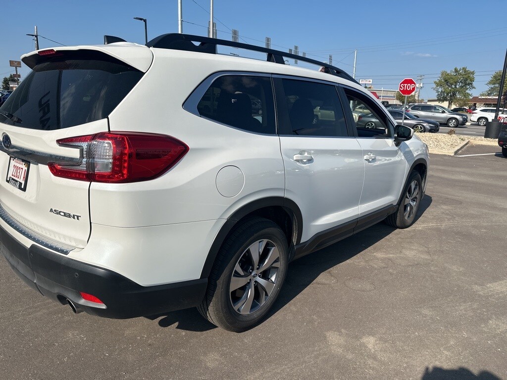 2025 Subaru Ascent Premium photo 2