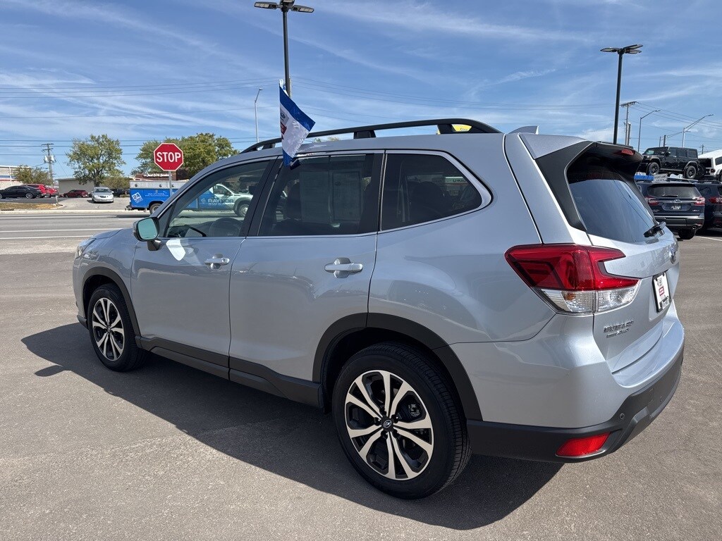 2023 Subaru Forester Limited photo 4