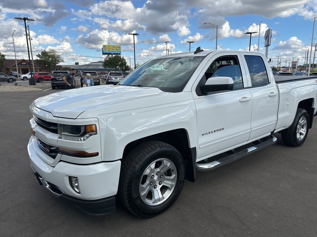 2019 Chevrolet Silverado 1500 LT photo 4