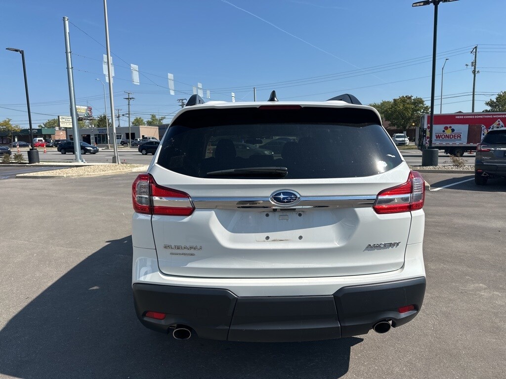 2022 Subaru Ascent Premium photo 3